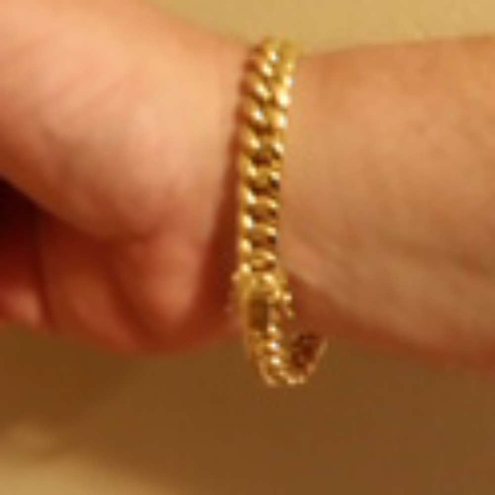 28.0 gram 10 k 9.0 inch Cuban braclet